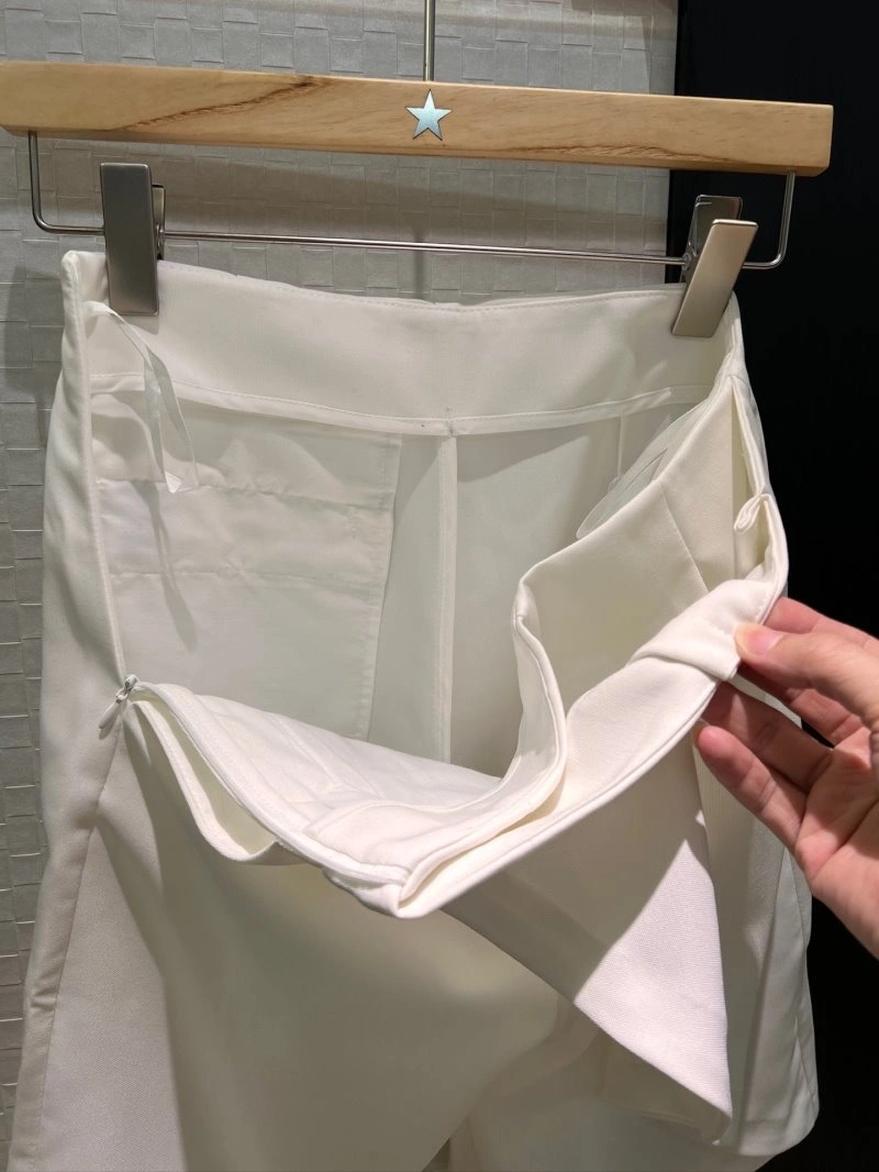 Trendy Unclassified Brand Short Pants 147424