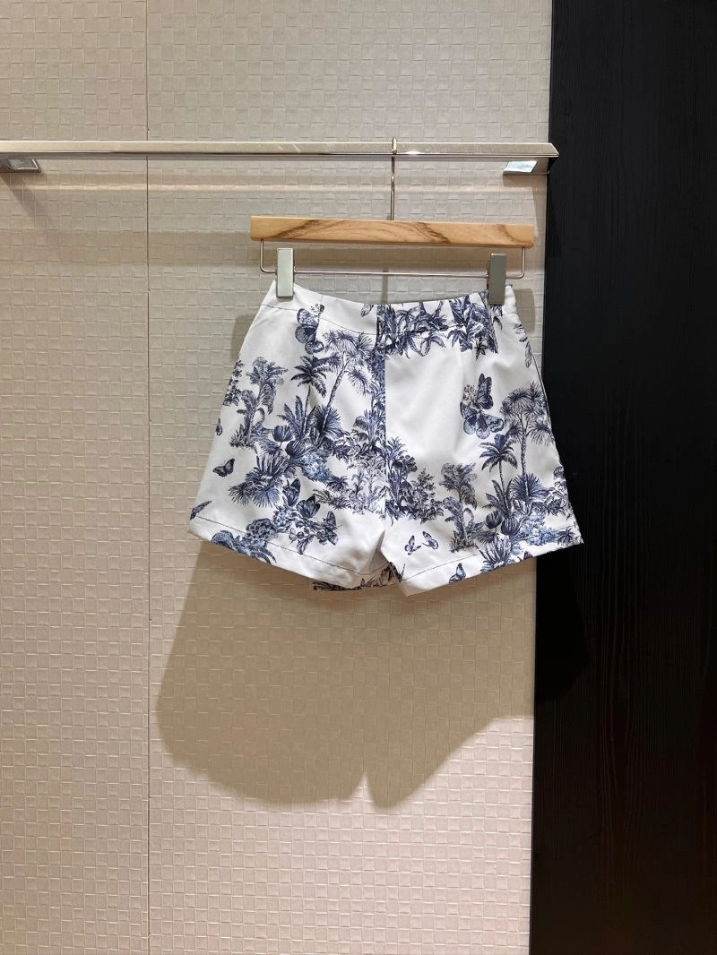 Modern Unclassified Brand Short Pants 147428