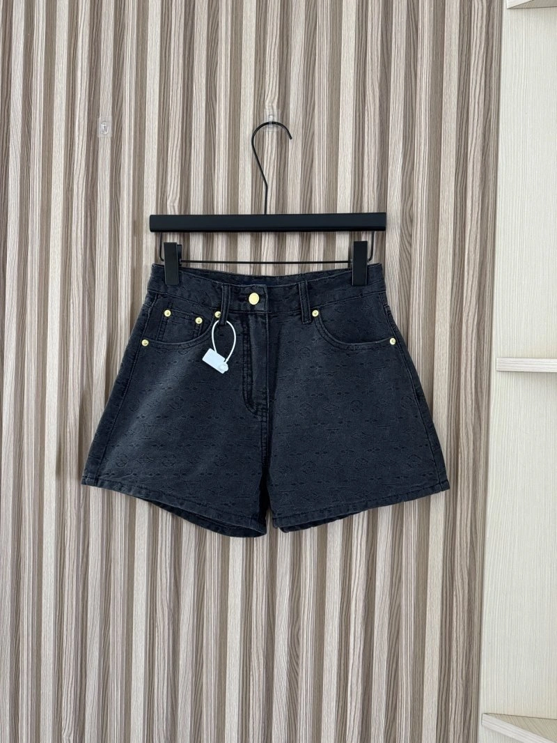 Attractive Unclassified Brand Short Pants 147417