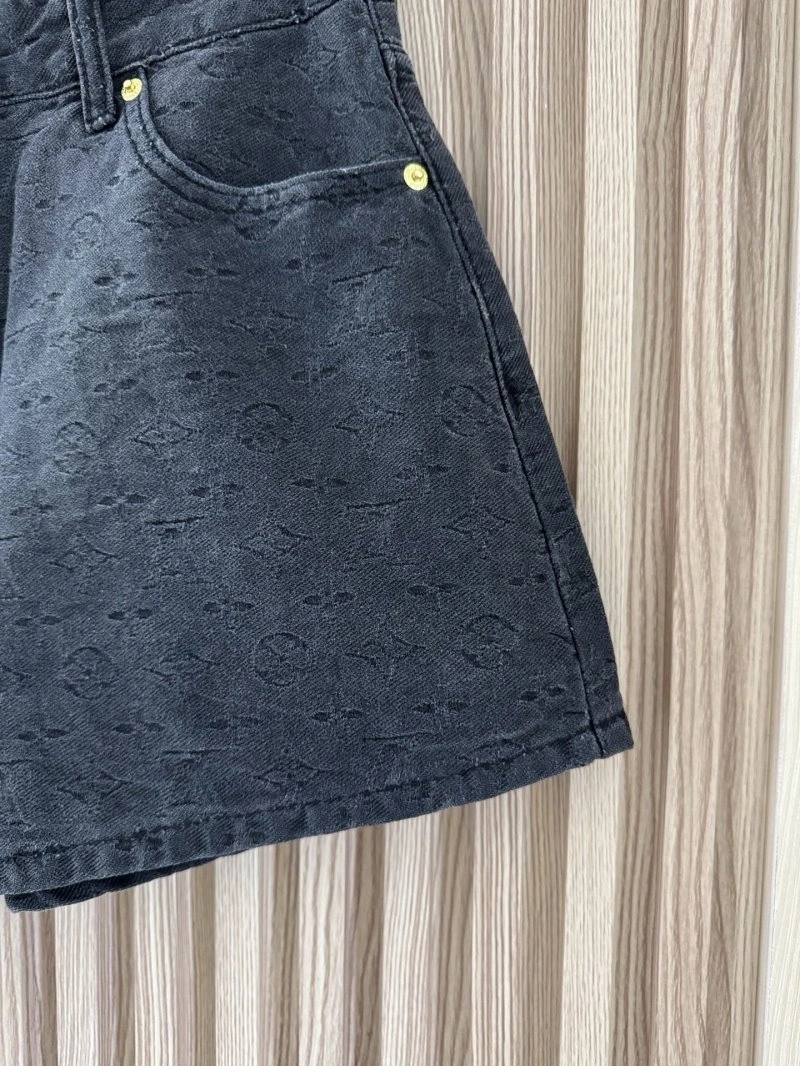 Attractive Unclassified Brand Short Pants 147417