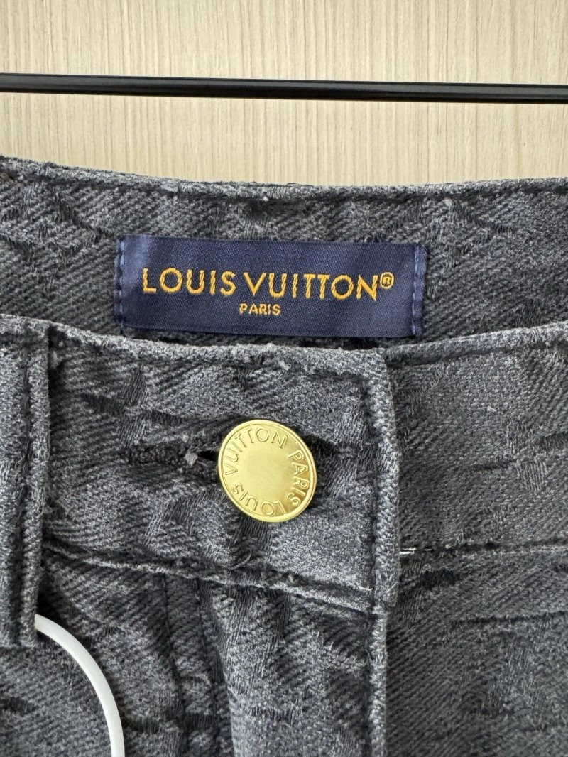 Attractive Unclassified Brand Short Pants 147417
