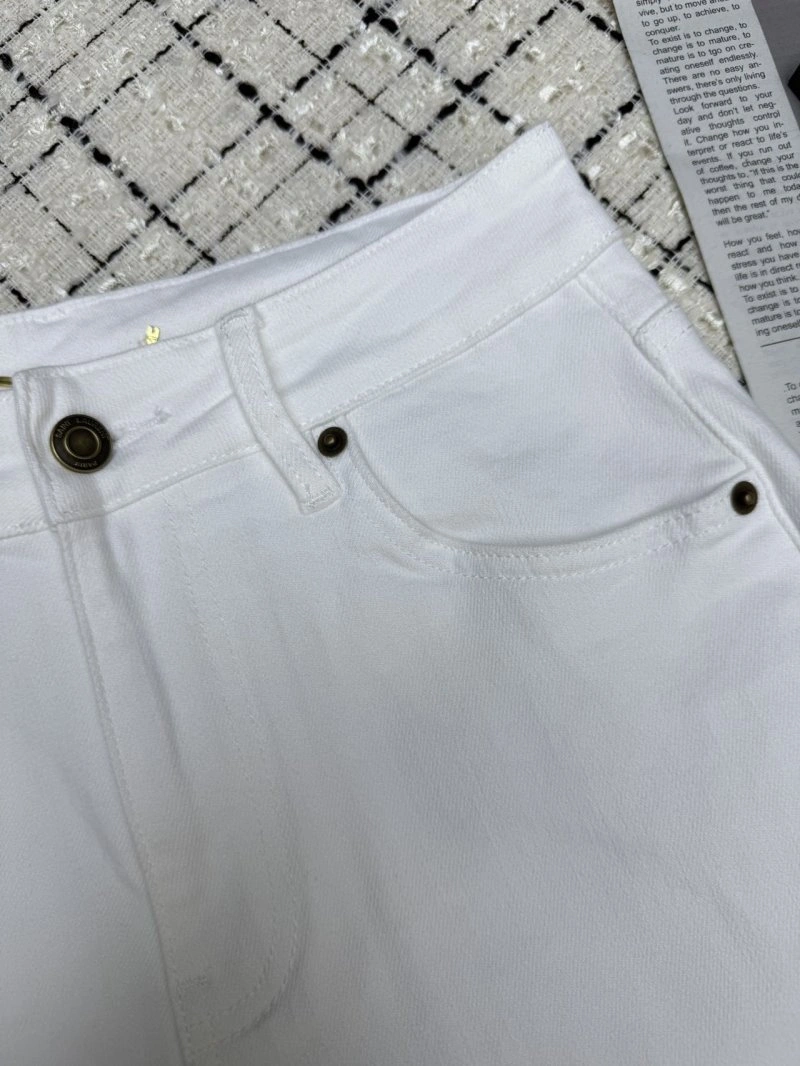 ModernLook Unclassified Brand Short Pants 147401