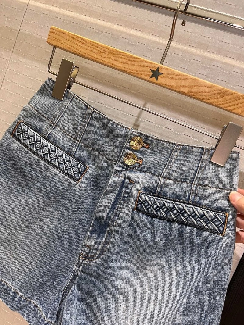 Snug Unclassified Brand Short Pants 147386