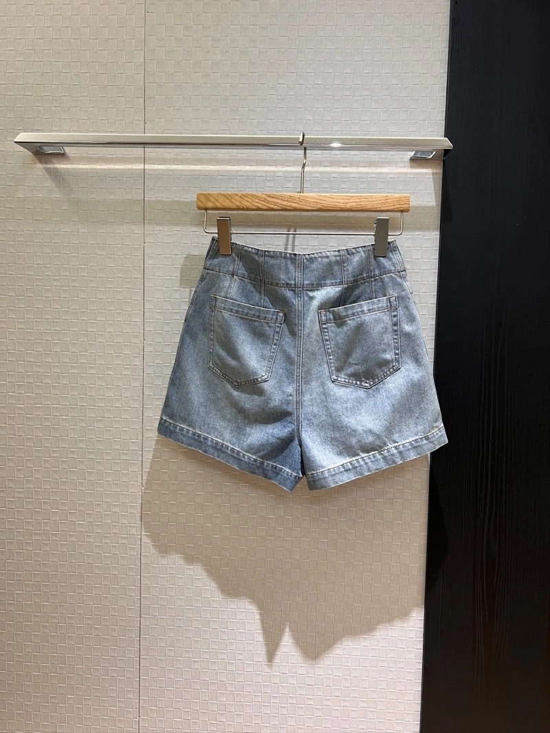 Snug Unclassified Brand Short Pants 147386