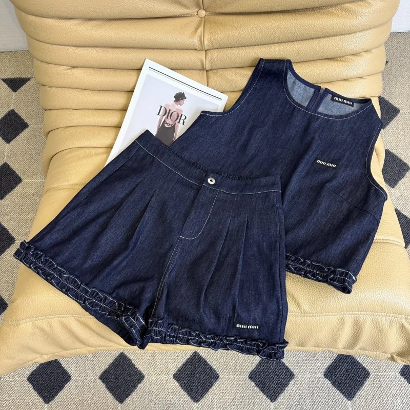 Premium Unclassified Brand Short Suits 150427