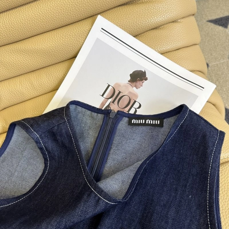 Premium Unclassified Brand Short Suits 150427