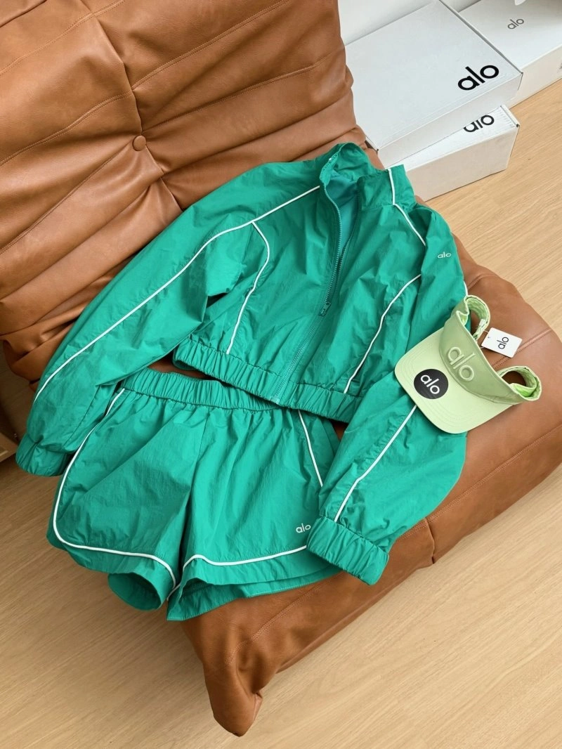 Soft Unclassified Brand Short Suits 155452