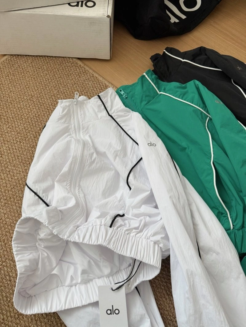 Soft Unclassified Brand Short Suits 155452