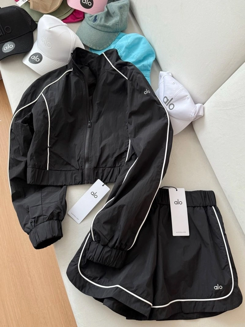 Soft Unclassified Brand Short Suits 155452