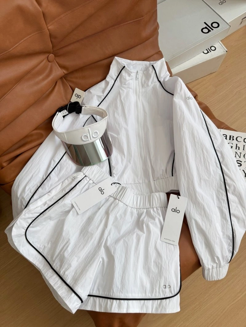 Soft Unclassified Brand Short Suits 155452
