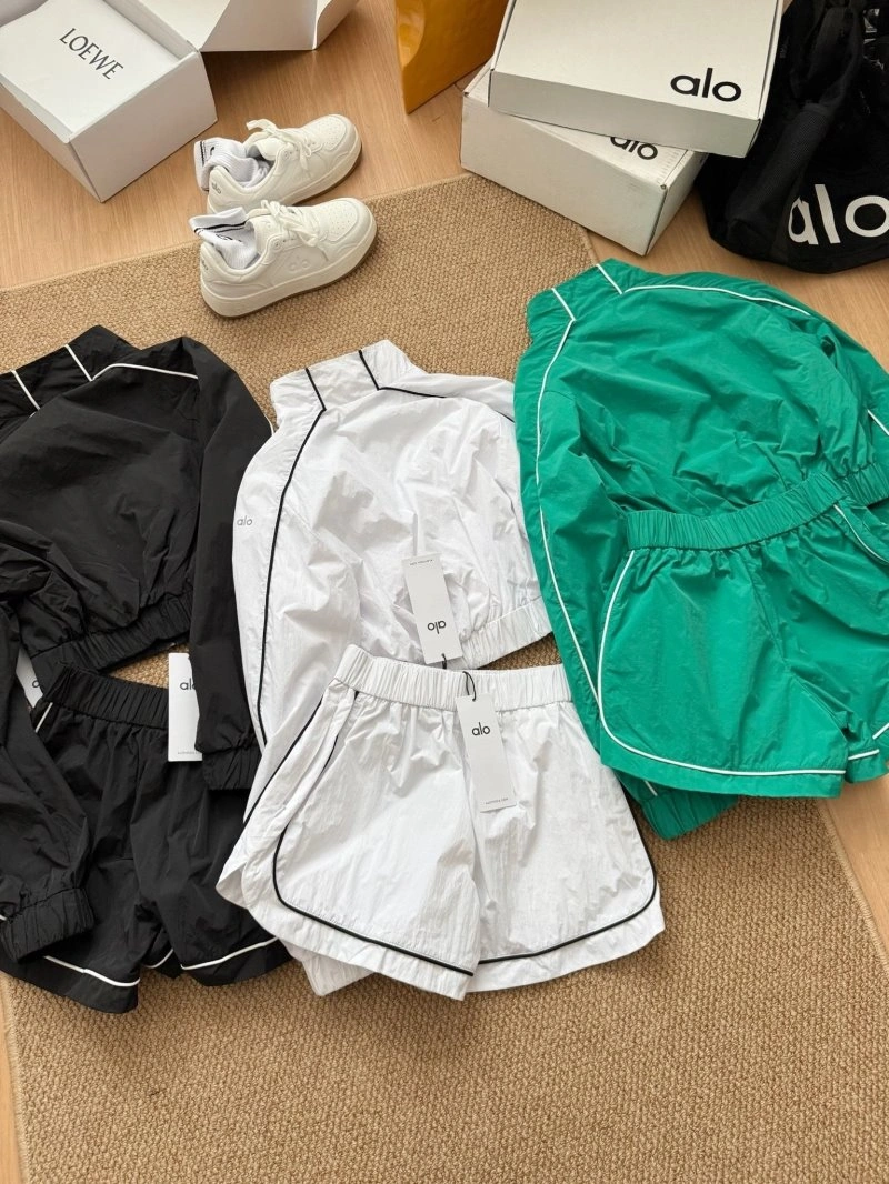Soft Unclassified Brand Short Suits 155452