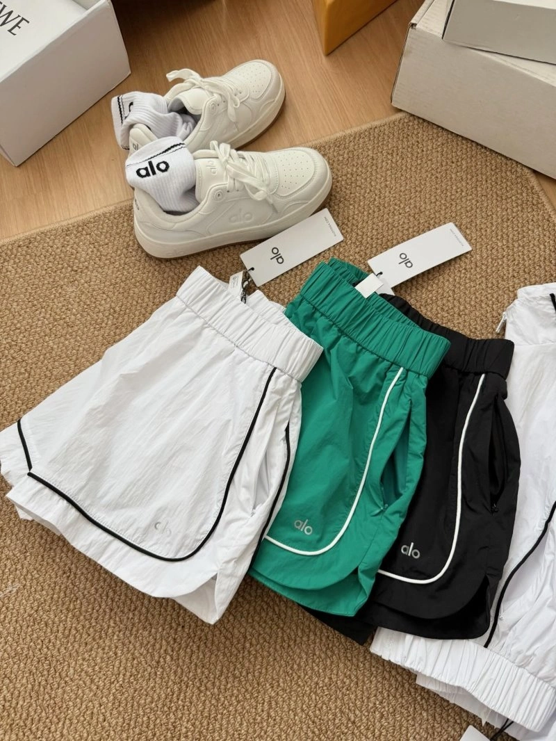 Soft Unclassified Brand Short Suits 155452