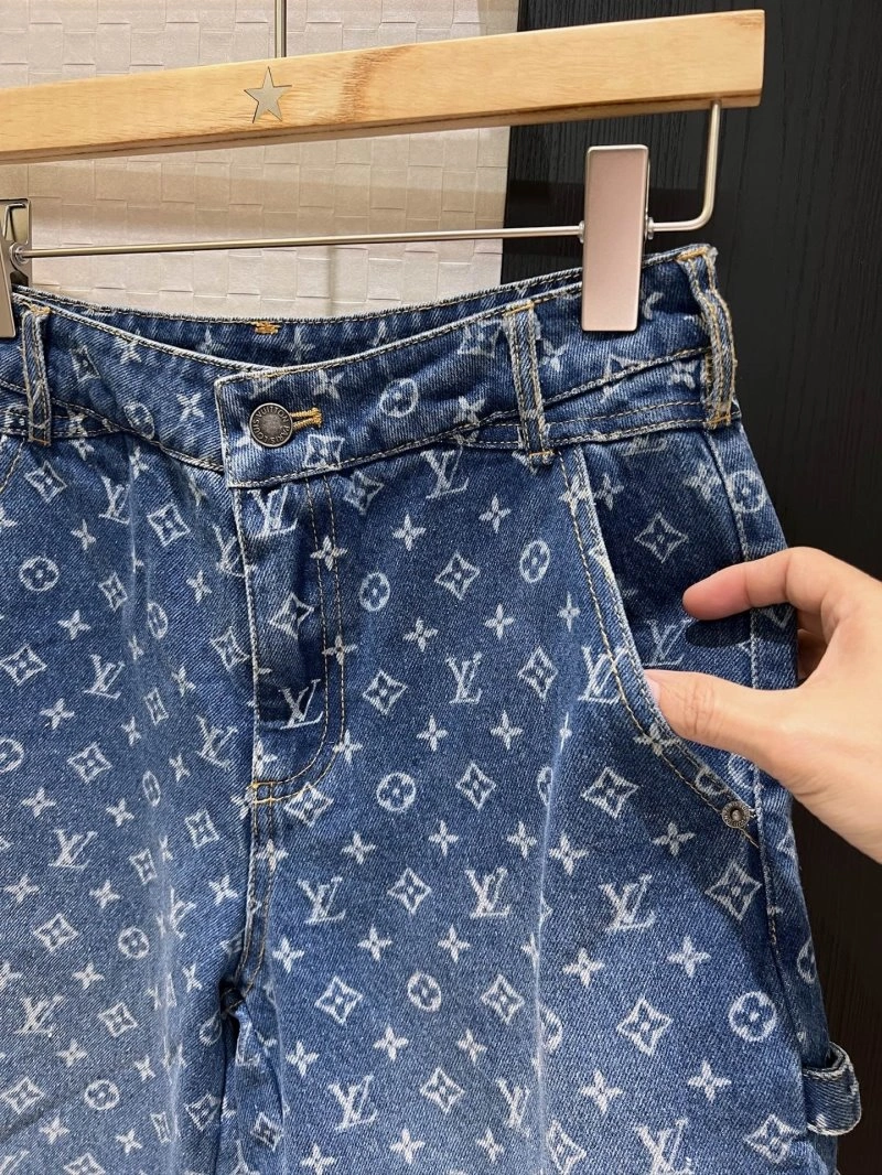 Bold Unclassified Brand Short Suits 147353