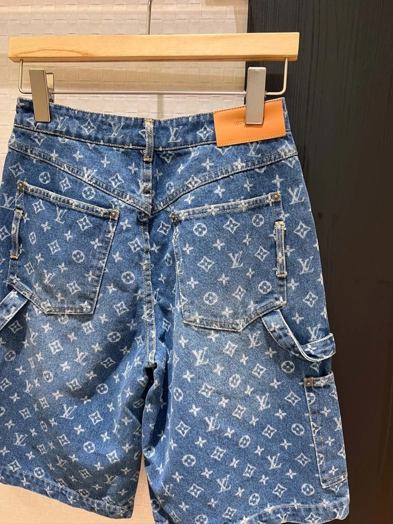 Bold Unclassified Brand Short Suits 147353