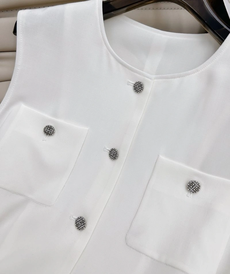 ModernLook Unclassified Brand Short Suits 147347