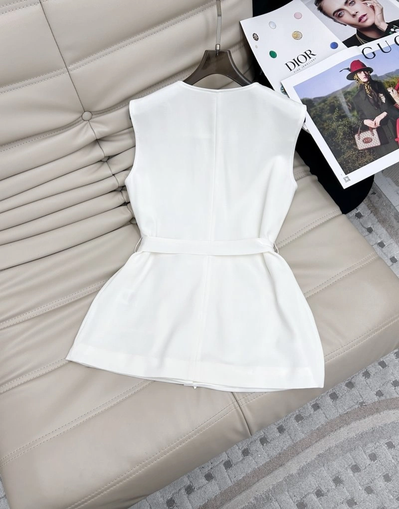 ModernLook Unclassified Brand Short Suits 147347