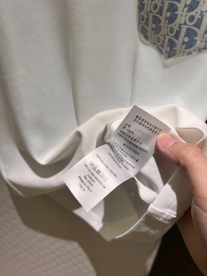 Vibrant Unclassified Brand Short Suits 147344