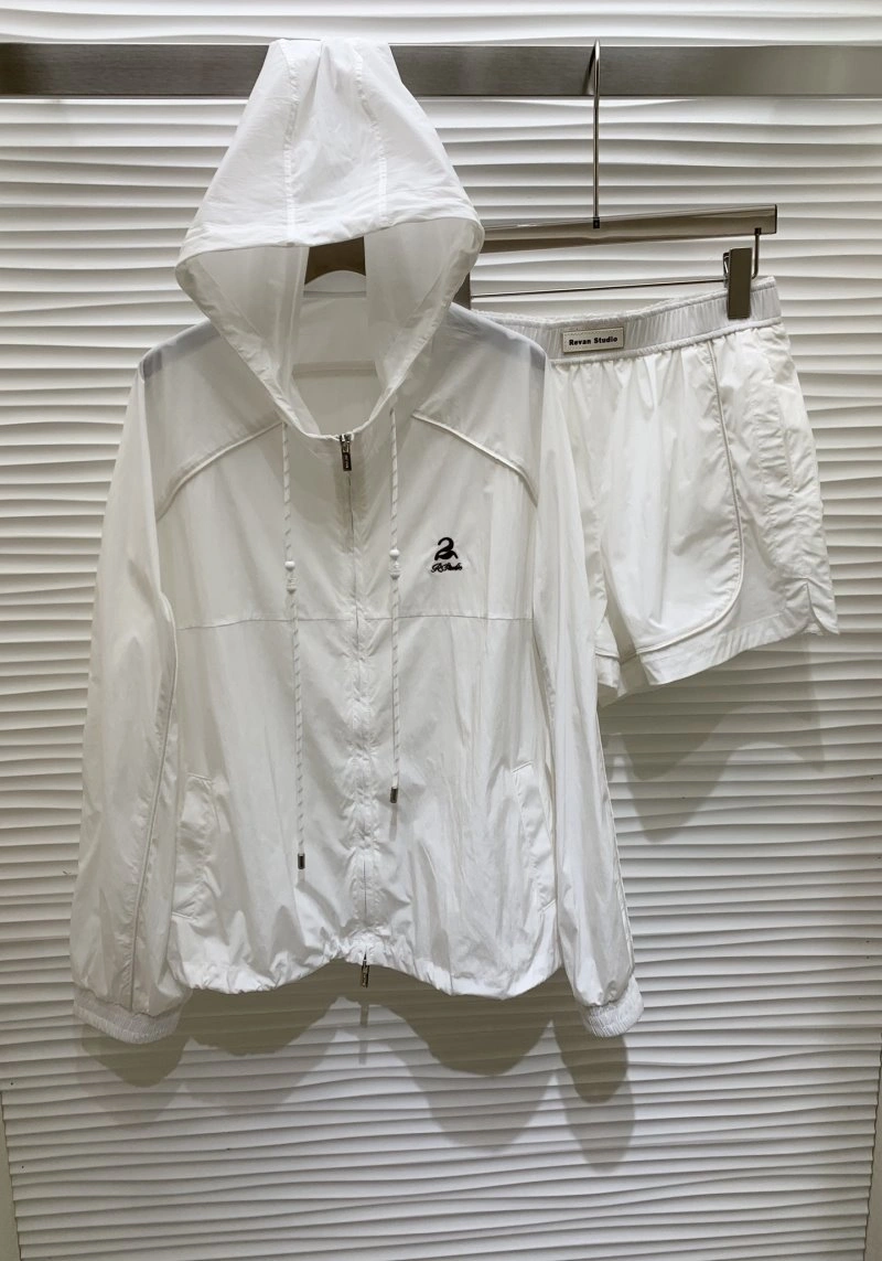 Effortless Unclassified Brand Short Suits 153560