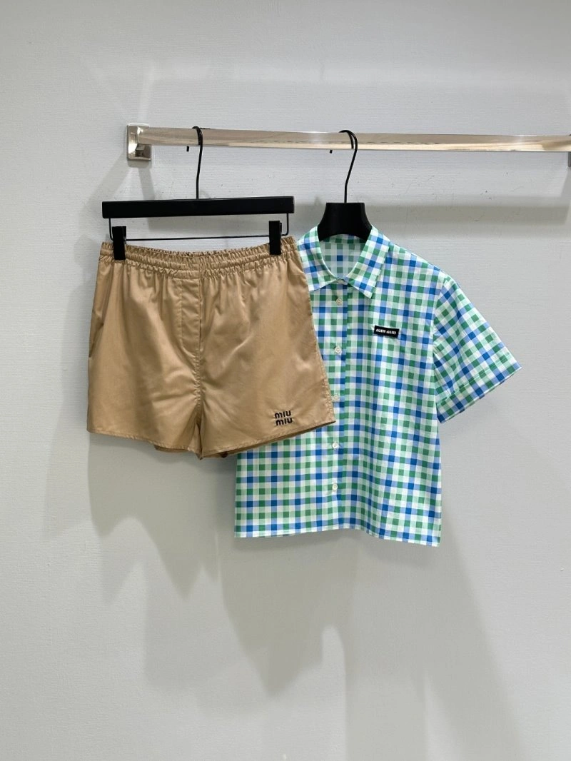 Soft Unclassified Brand Short Suits 152566