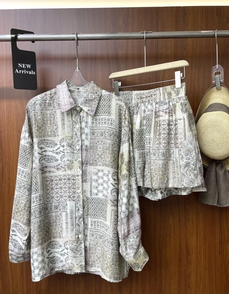 ModernLook Unclassified Brand Short Suits 152539