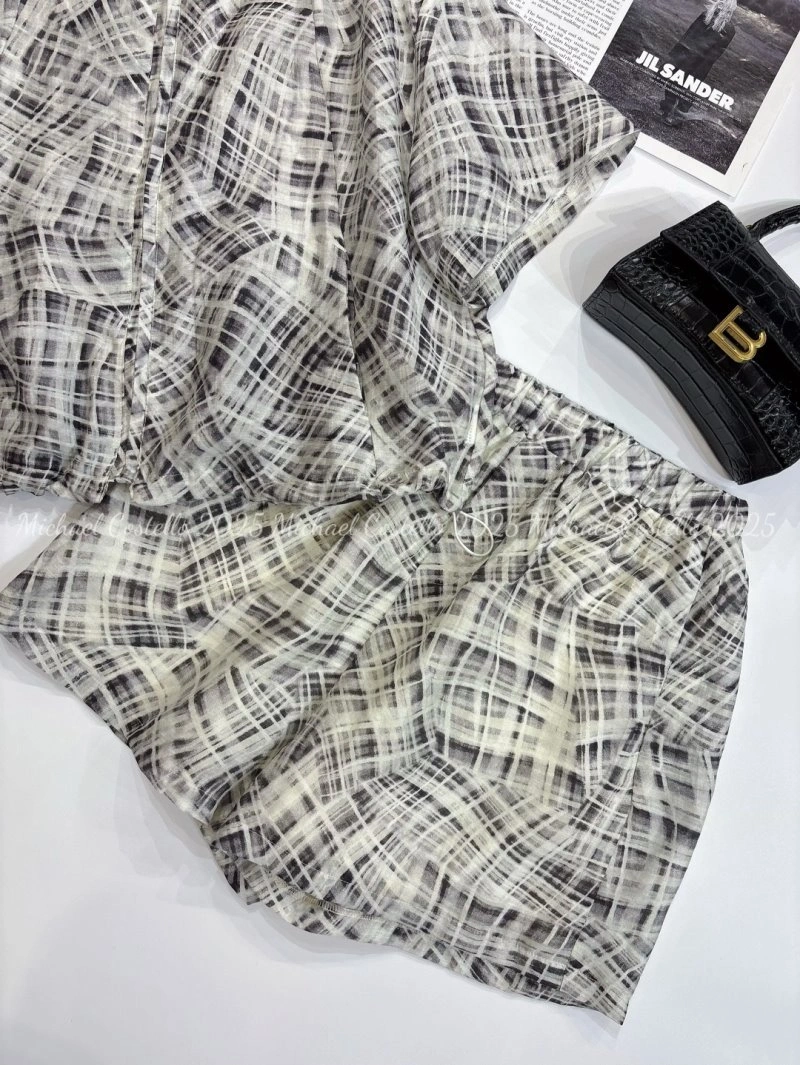 WaterResistant Unclassified Brand Short Suits 152551