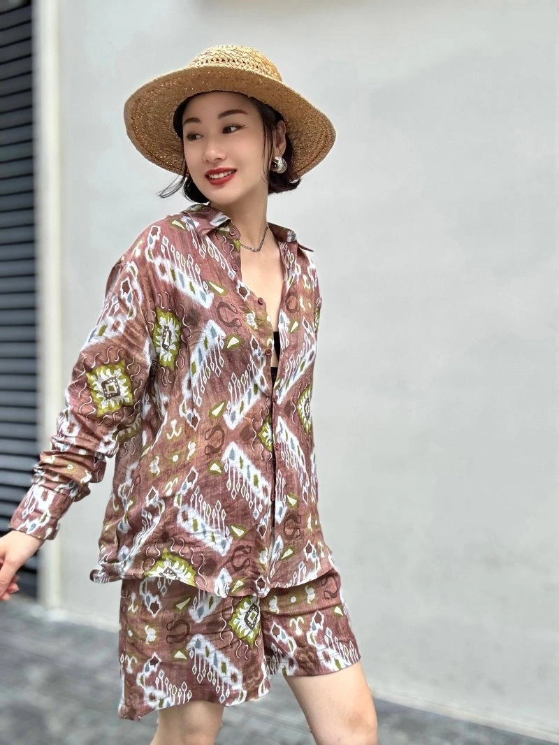 Lightweight Unclassified Brand Short Suits 152536