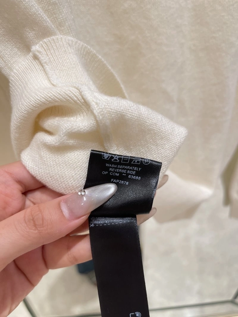 Neat Unclassified Brand Sweaters 150409