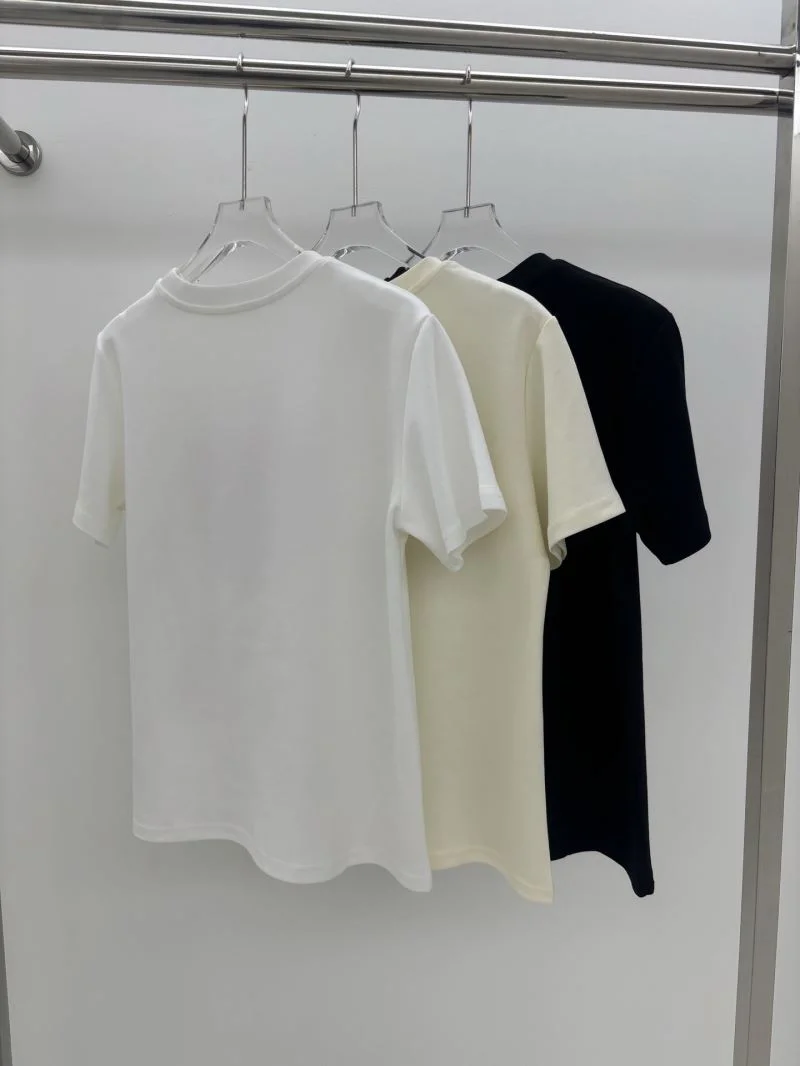 Minimalist Unclassified Brand T-Shirts 163956