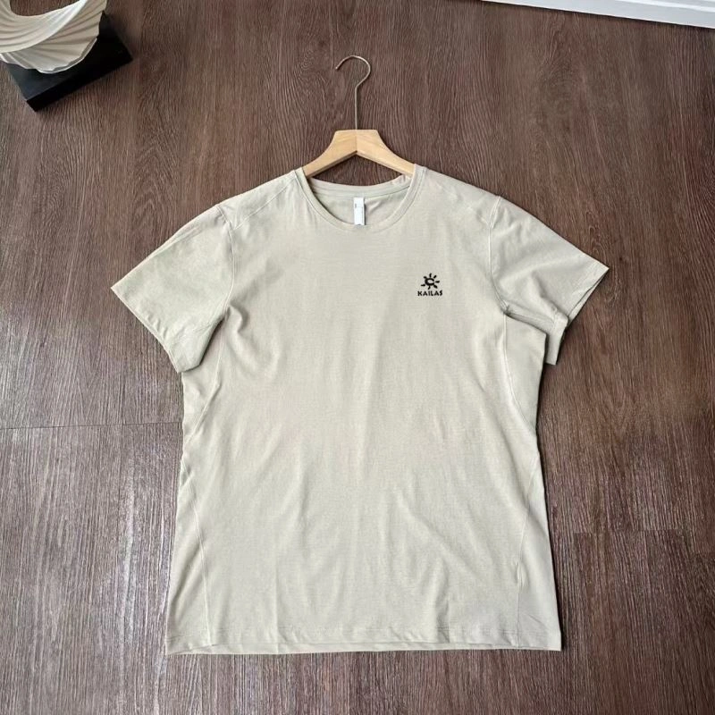 Soft Unclassified Brand T-Shirts 162355