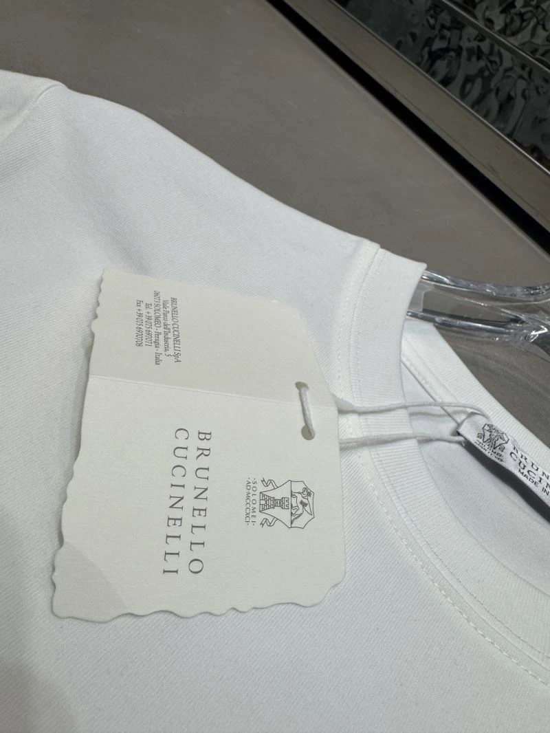 Tailored Unclassified Brand T-Shirts 162346