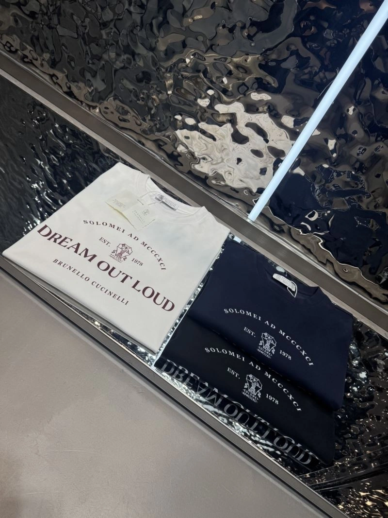 Tailored Unclassified Brand T-Shirts 162346
