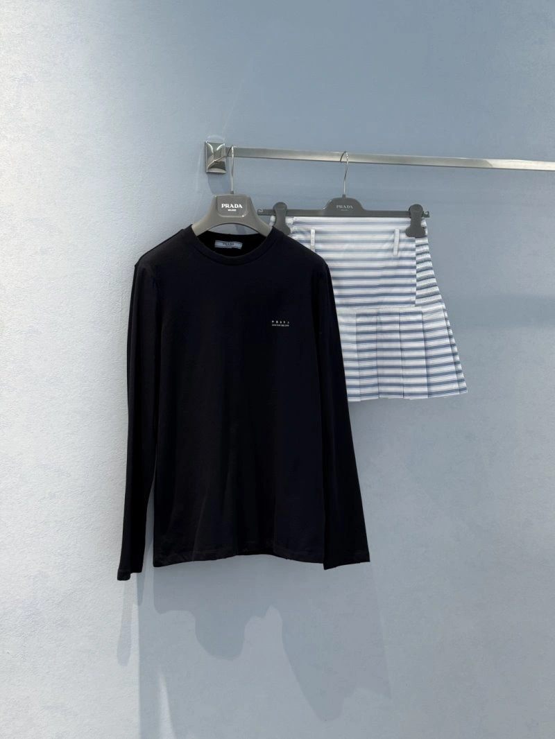 Sporty Unclassified Brand T-Shirts 150365