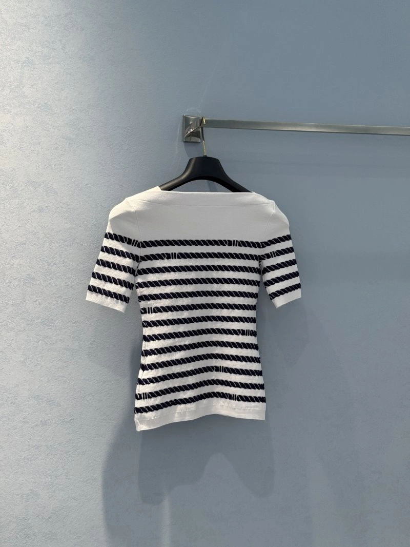 Lightweight Unclassified Brand T-Shirts 150381