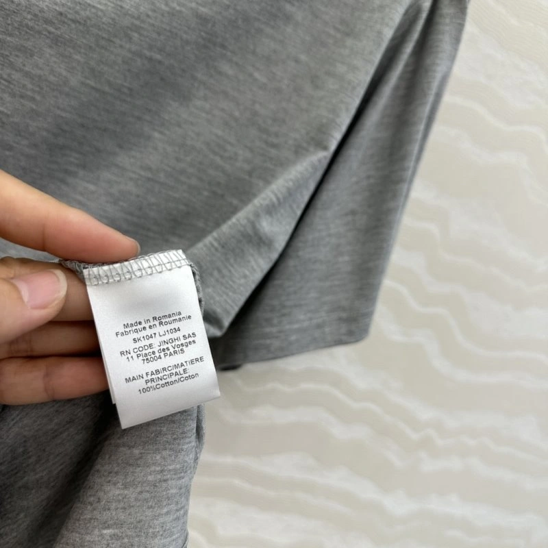 Fashionable Unclassified Brand T-Shirts 150359