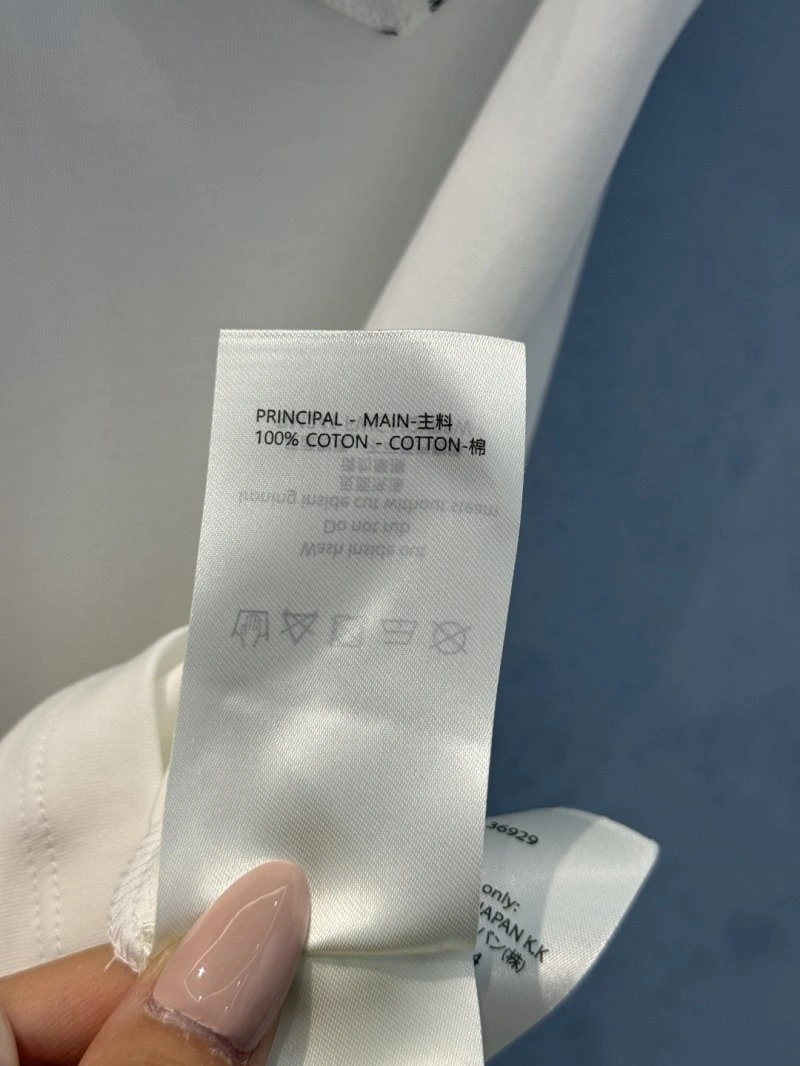 Minimalist Unclassified Brand T-Shirts 150351