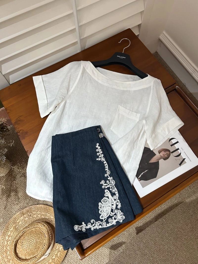 Sporty Unclassified Brand T-Shirts 150335