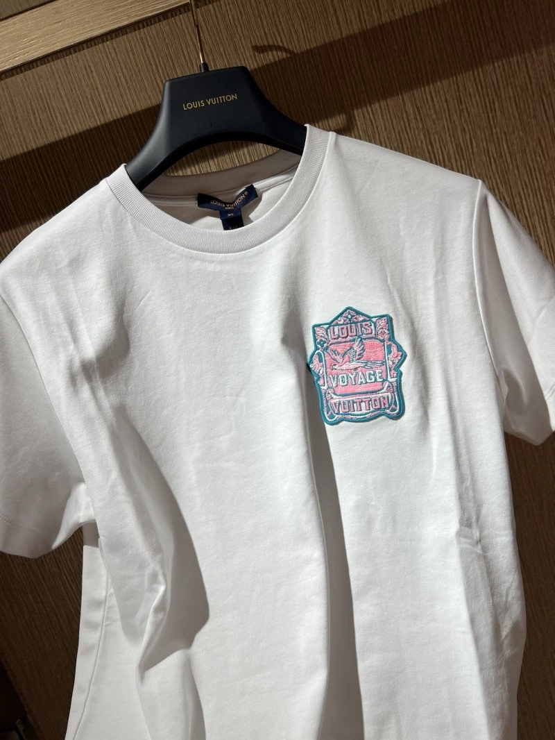 Casual Unclassified Brand T-Shirts 150303