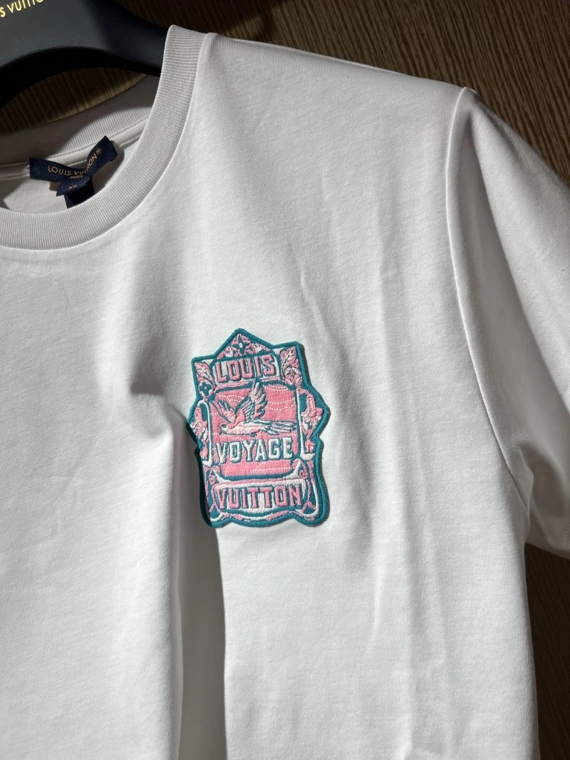Casual Unclassified Brand T-Shirts 150303