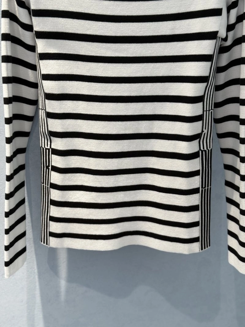 Sleek Unclassified Brand T-Shirts 150279