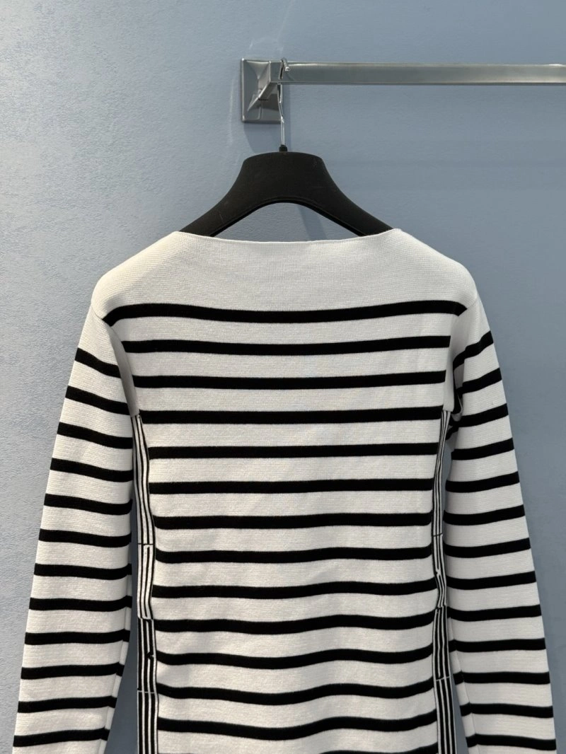 Sleek Unclassified Brand T-Shirts 150279
