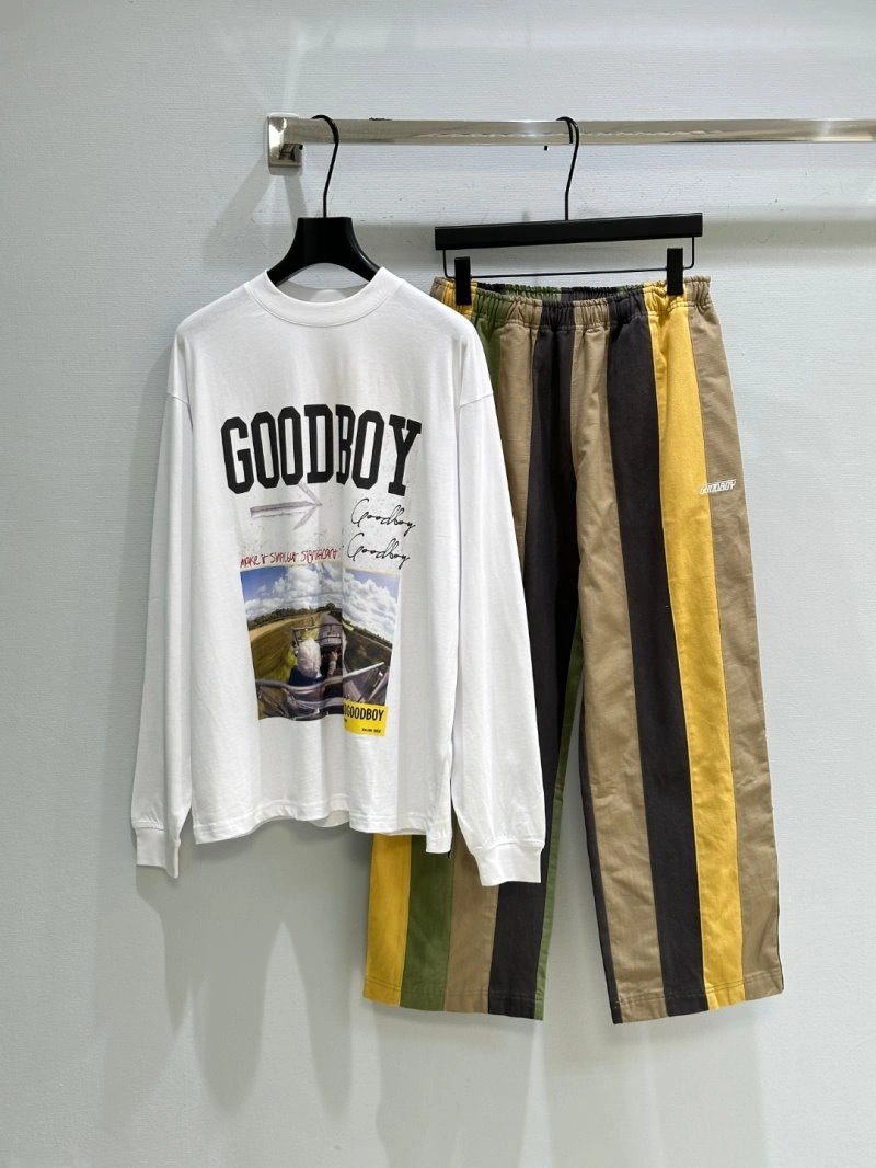 Timeless Unclassified Brand T-Shirts 155371