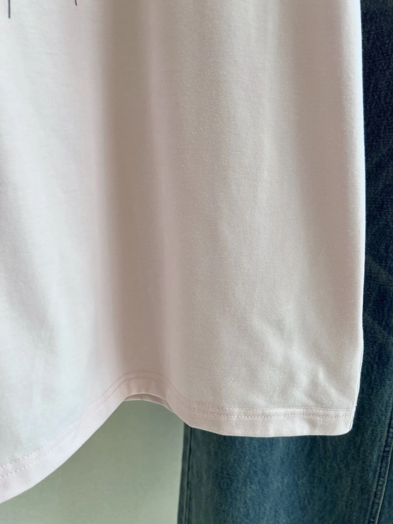 Bold Unclassified Brand T-Shirts 155350