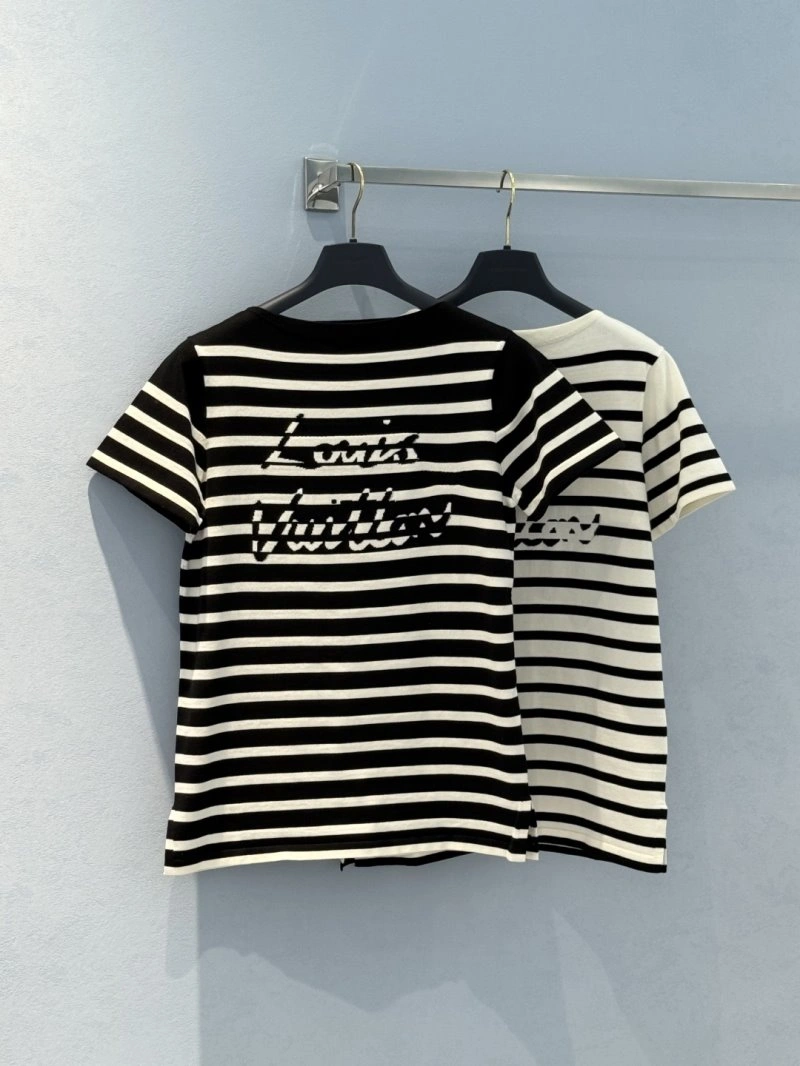 Tailored Unclassified Brand T-Shirts 155327