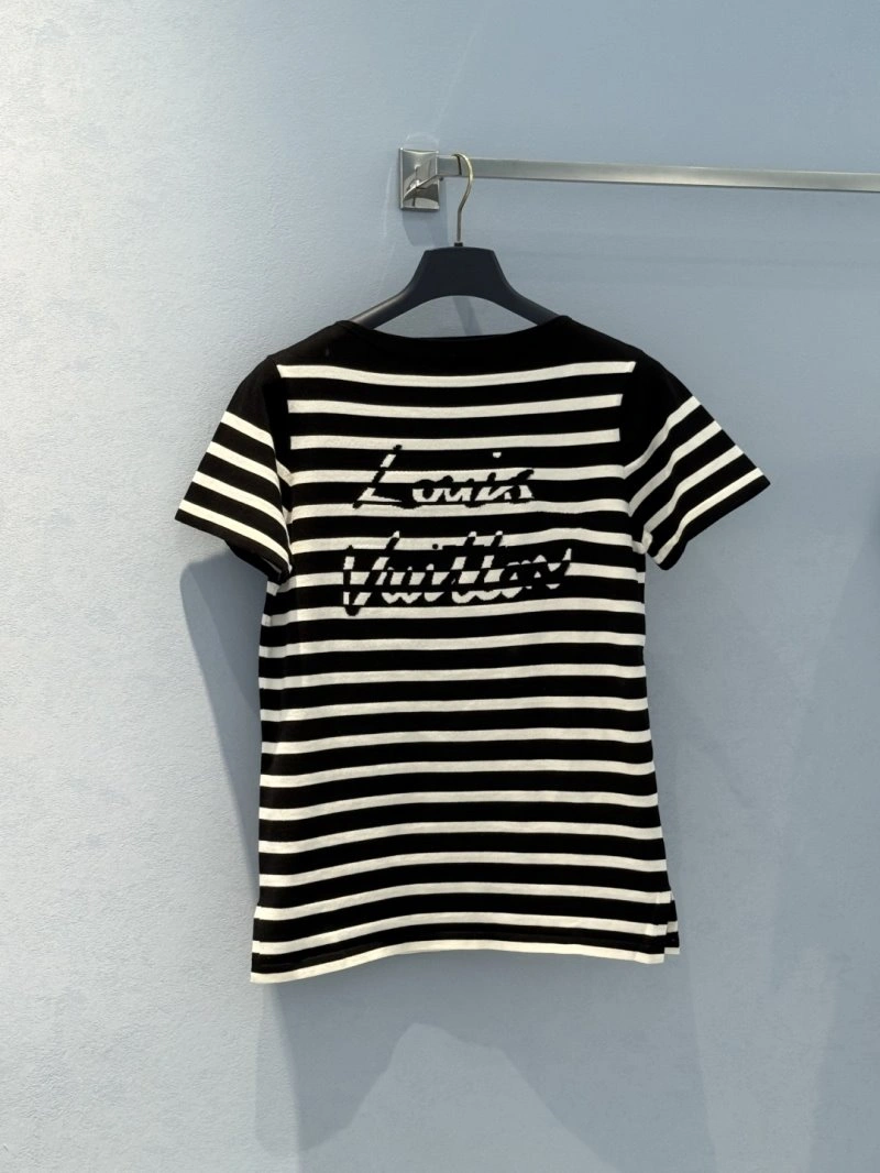 Tailored Unclassified Brand T-Shirts 155327