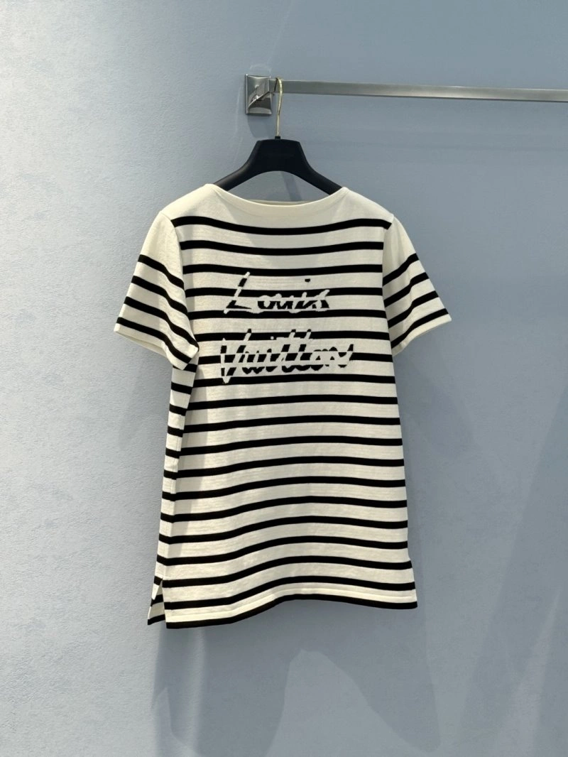 Timeless Unclassified Brand T-Shirts 155362