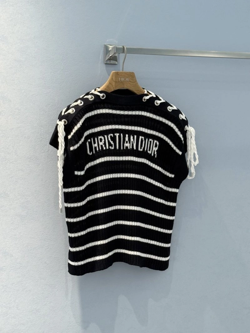 Sporty Unclassified Brand T-Shirts 155314
