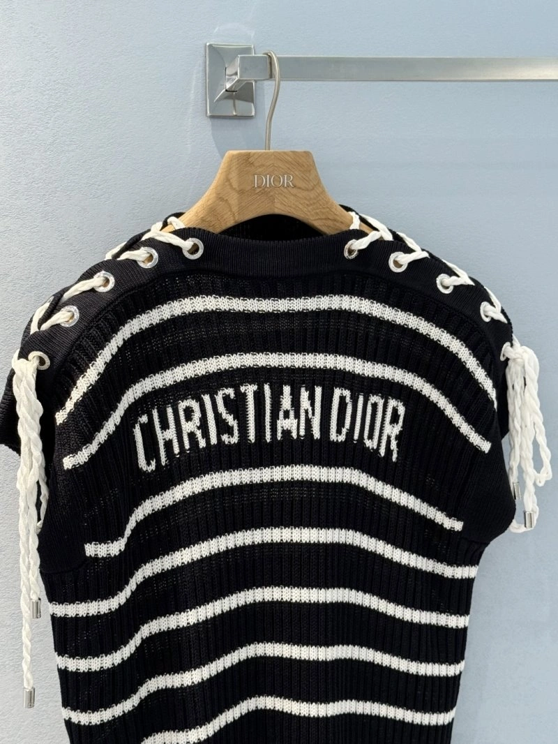 Sporty Unclassified Brand T-Shirts 155314