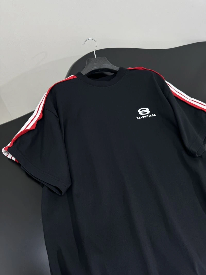 Modern Unclassified Brand T-Shirts 155344