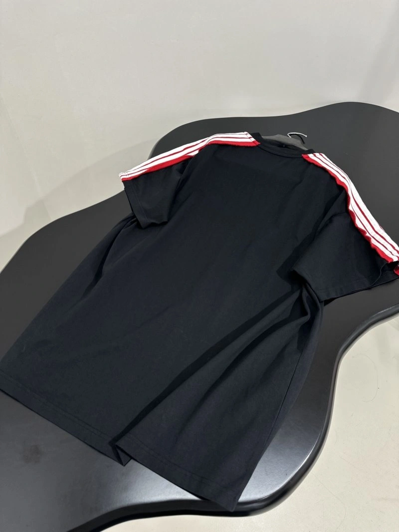 Modern Unclassified Brand T-Shirts 155344