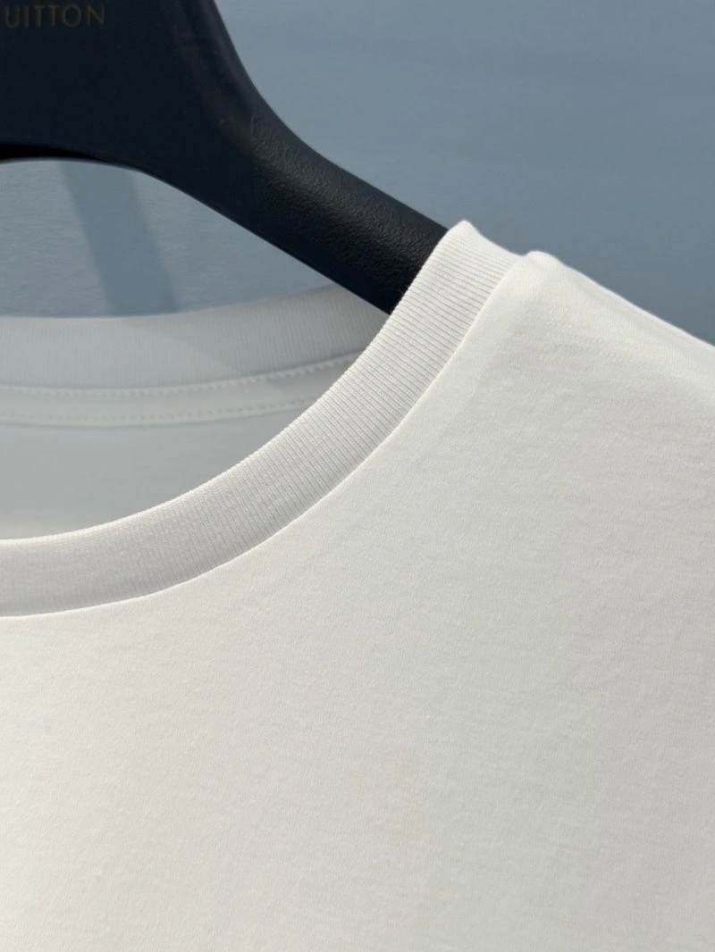 Compact Unclassified Brand T-Shirts 155306